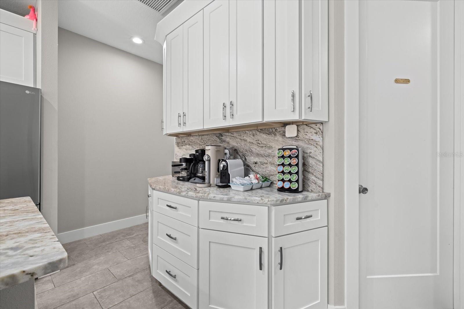 Image 20 of 32 For 279 Avalon Road