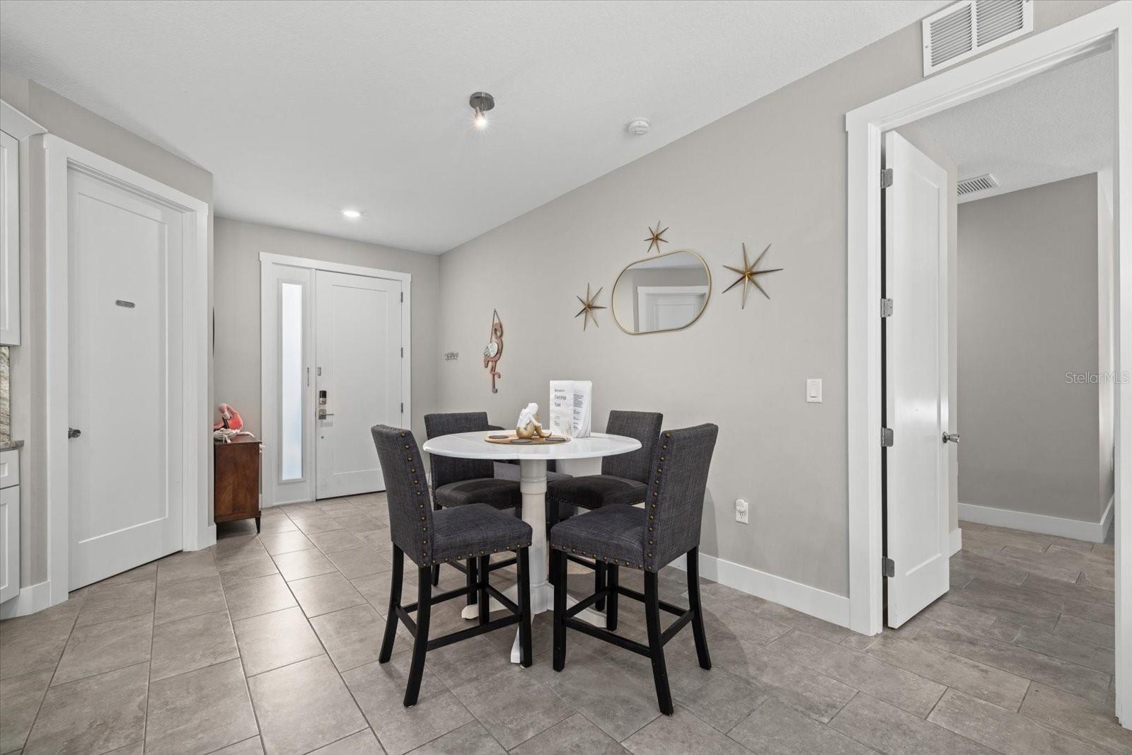 Image 21 of 32 For 279 Avalon Road