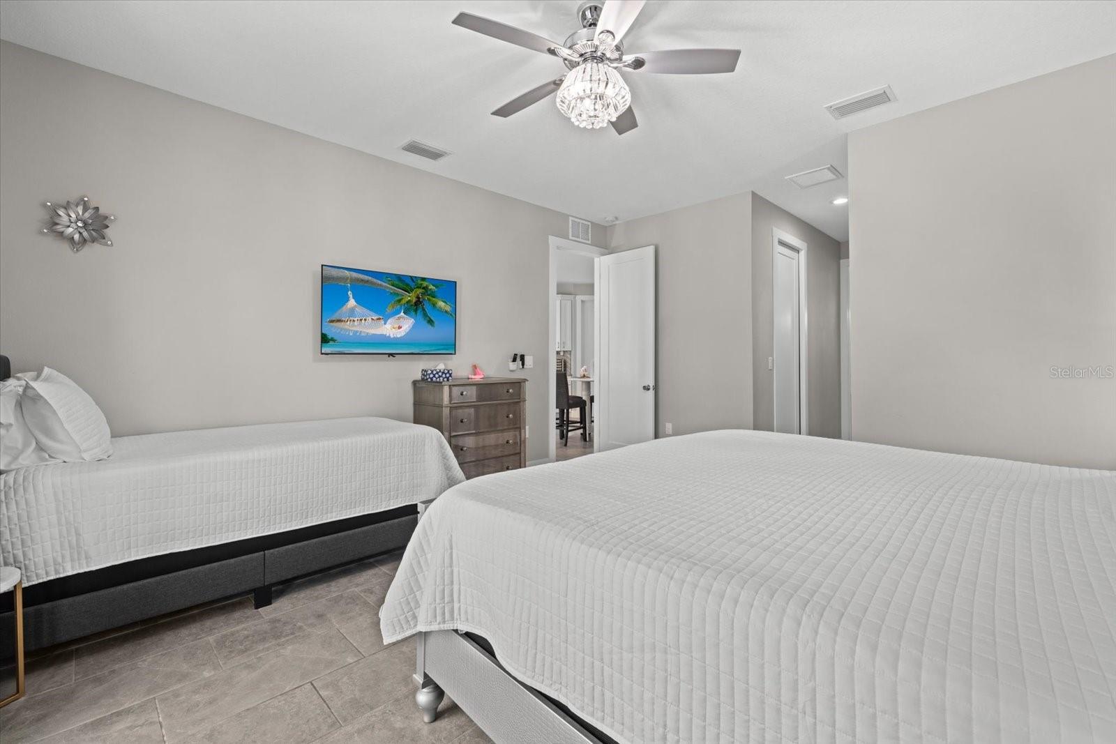 Image 24 of 32 For 279 Avalon Road