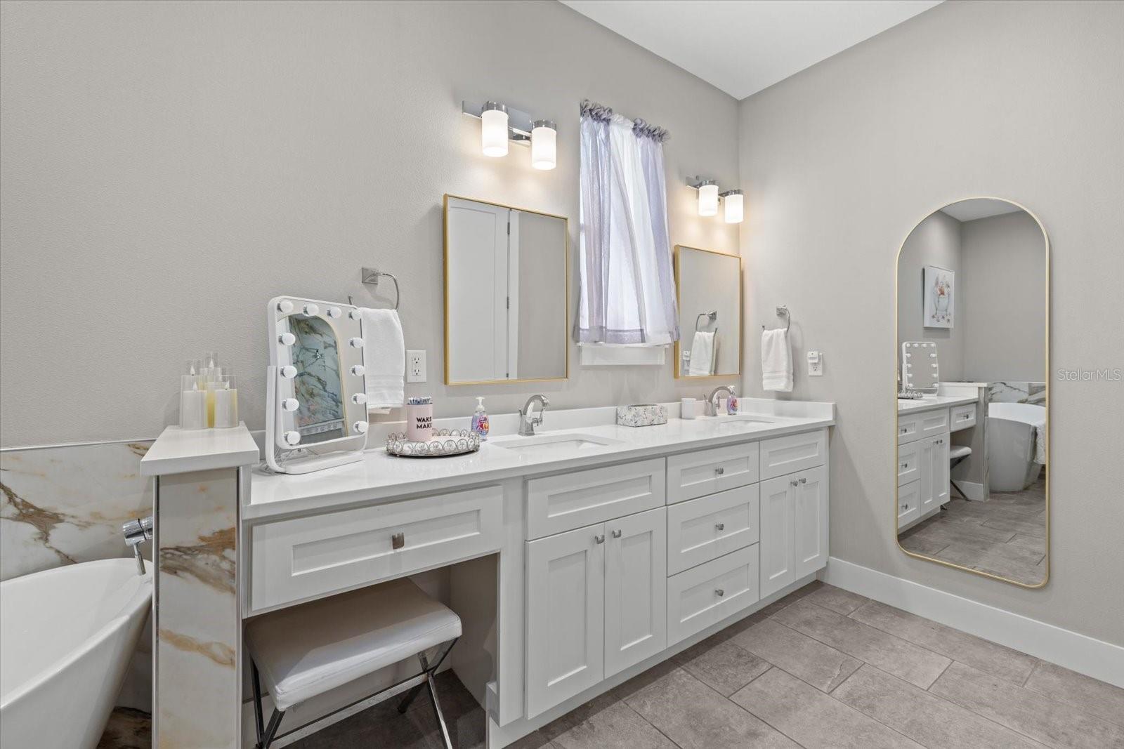 Image 27 of 32 For 279 Avalon Road