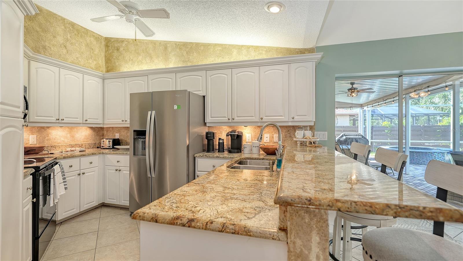 Image 19 of 68 For 2246 Cork Oak Street W