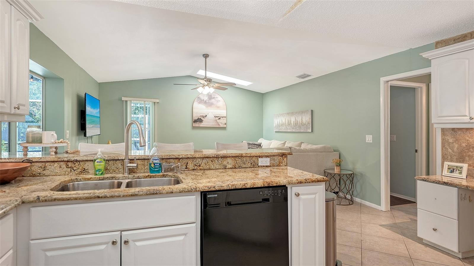 Image 24 of 68 For 2246 Cork Oak Street W