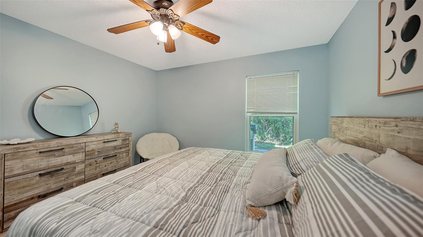Image 32 of 68 For 2246 Cork Oak Street W