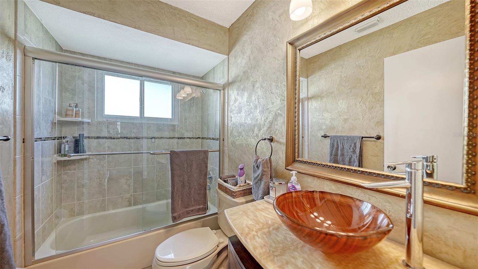 Image 35 of 68 For 2246 Cork Oak Street W