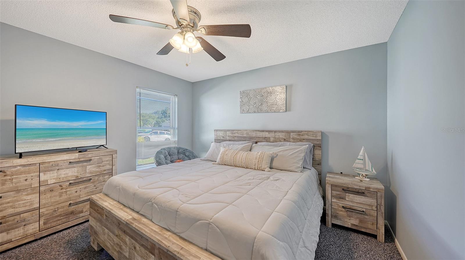 Image 36 of 68 For 2246 Cork Oak Street W