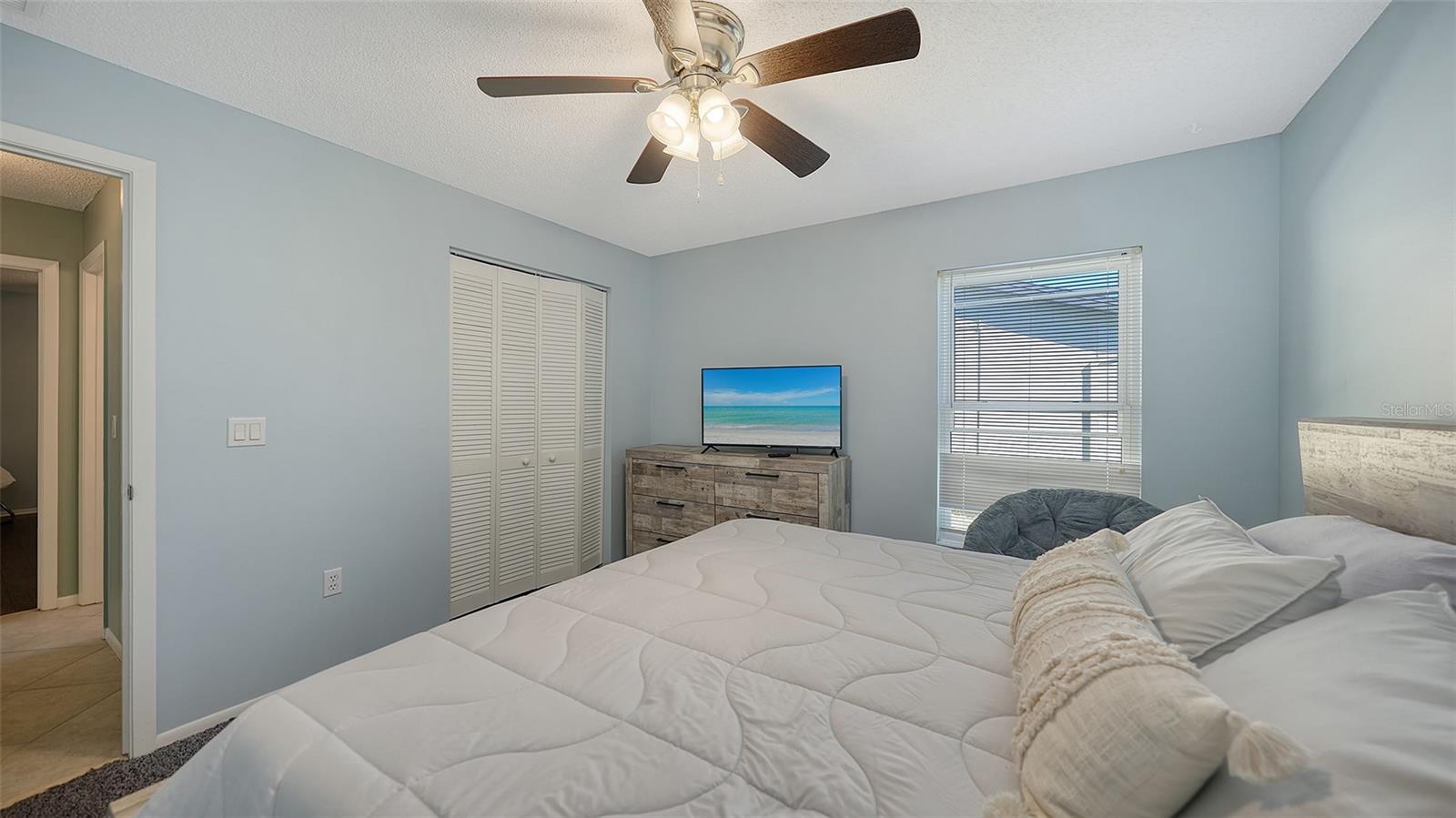 Image 37 of 68 For 2246 Cork Oak Street W