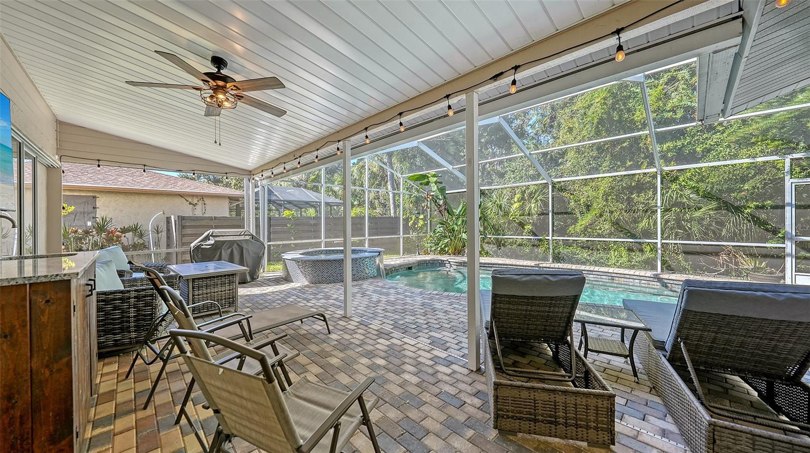 Image 40 of 68 For 2246 Cork Oak Street W