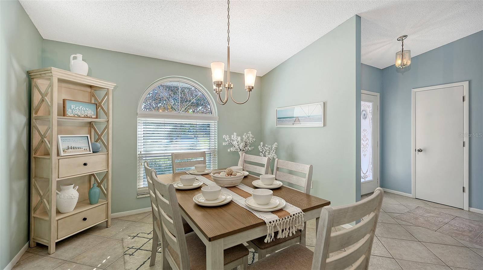 Image 7 of 68 For 2246 Cork Oak Street W