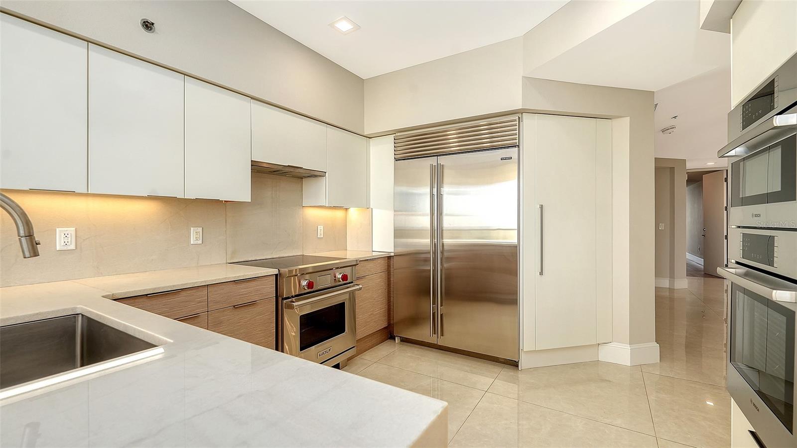 Image 23 of 76 For 3040 Grand Bay Boulevard 283