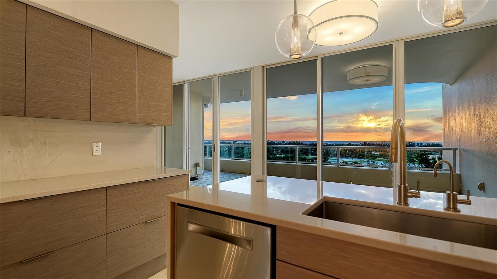 Image 27 of 76 For 3040 Grand Bay Boulevard 283