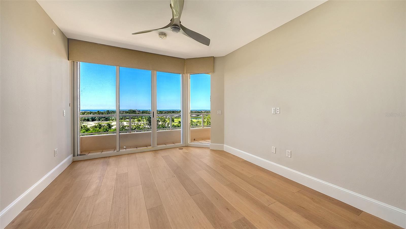 Image 43 of 76 For 3040 Grand Bay Boulevard 283