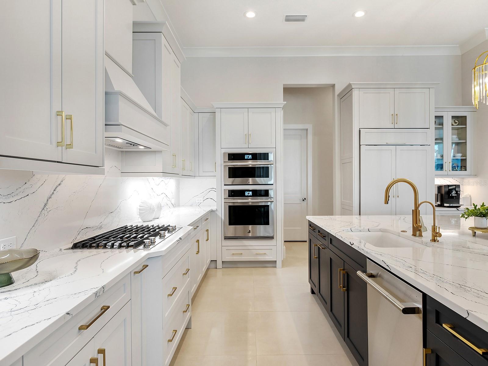 Image 17 of 94 For 17041 Clearlake Avenue