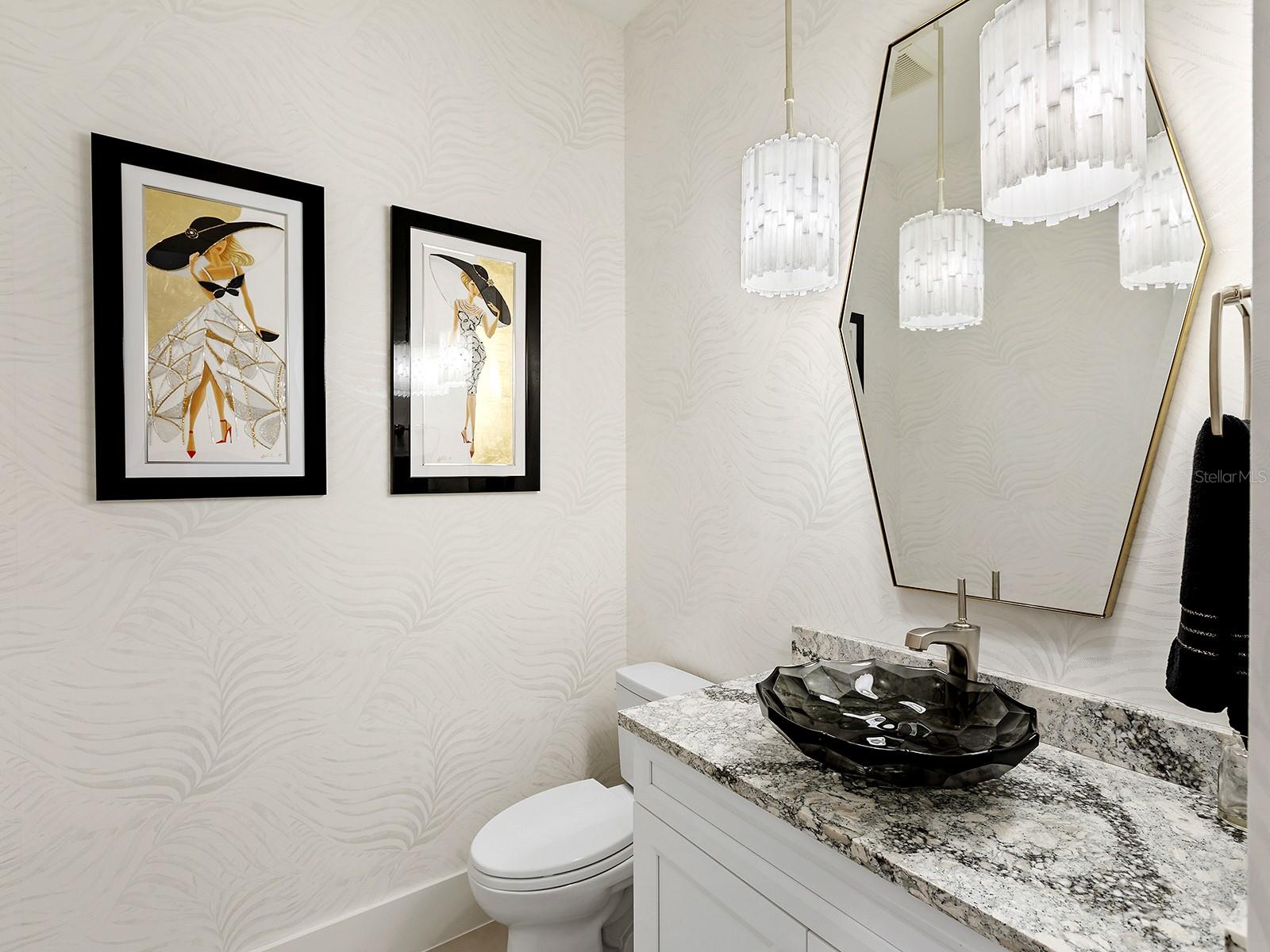 Image 25 of 94 For 17041 Clearlake Avenue