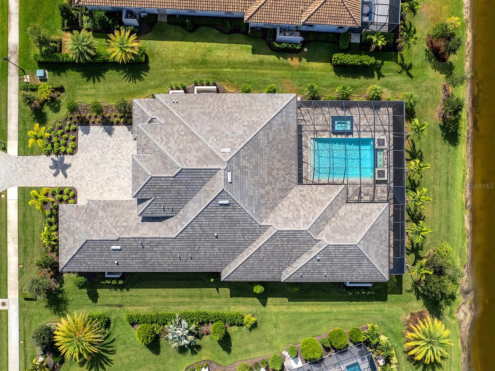 Image 4 of 94 For 17041 Clearlake Avenue