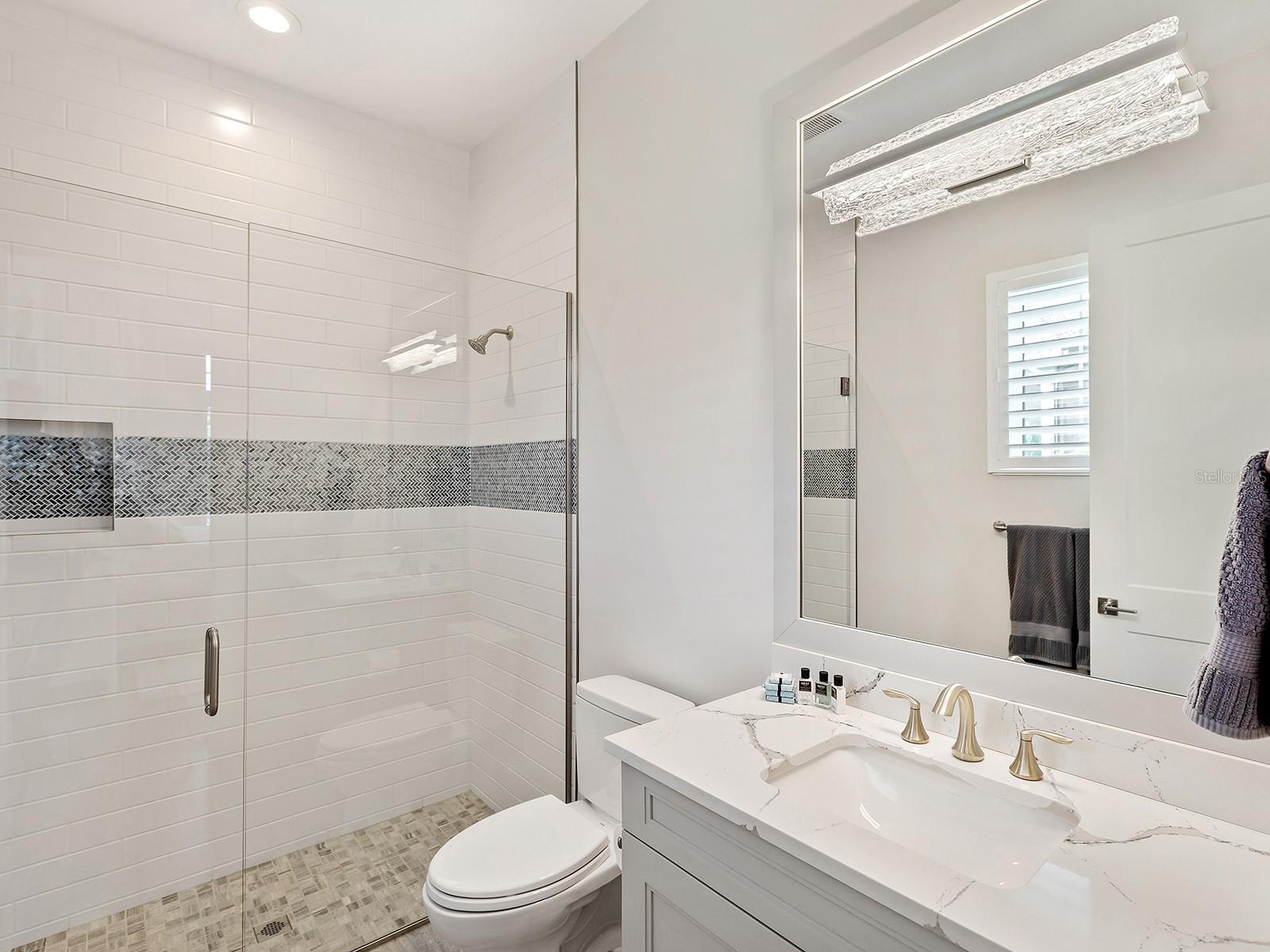 Image 47 of 94 For 17041 Clearlake Avenue