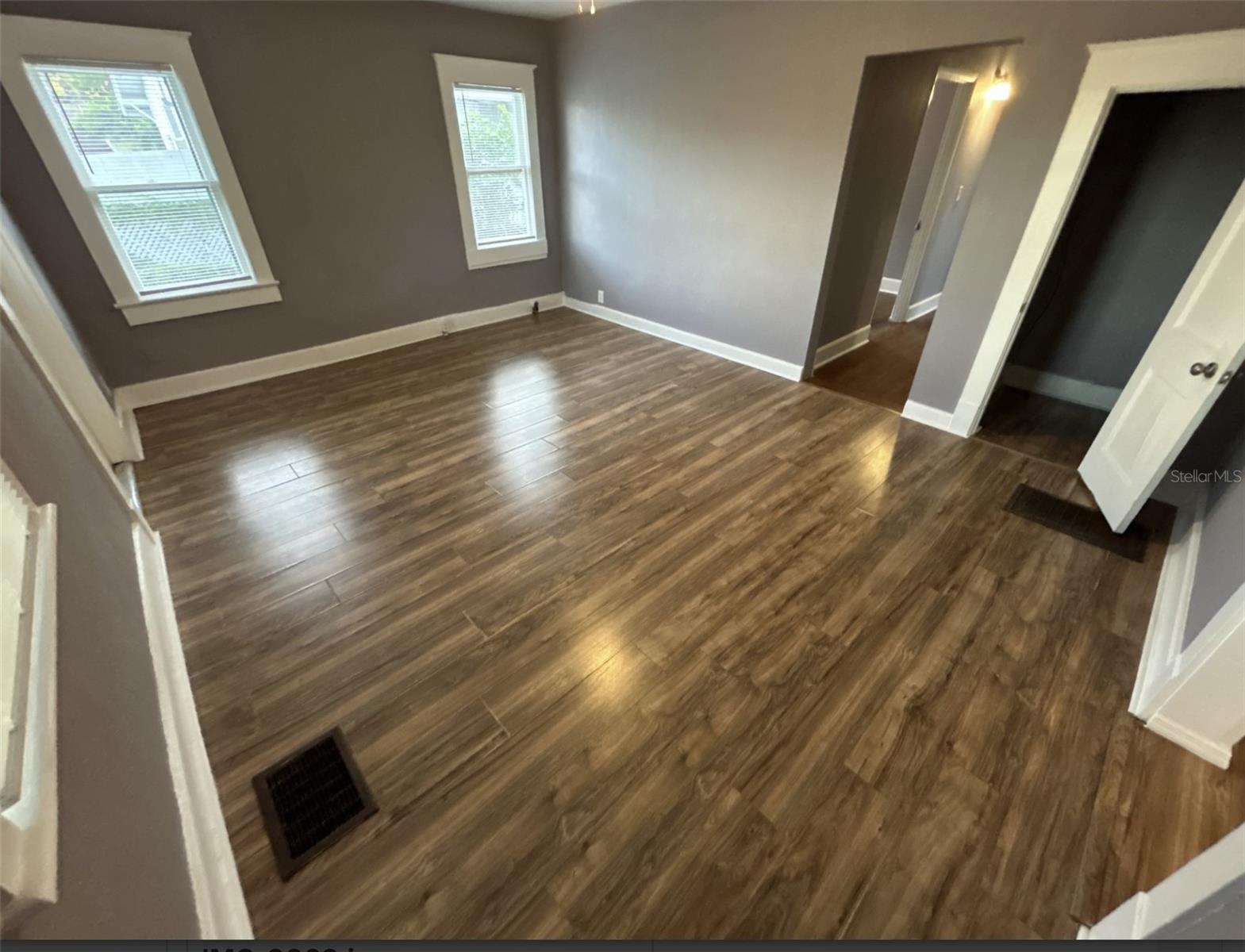 Image 10 of 13 For 620 5th Avenue W A- Downsta