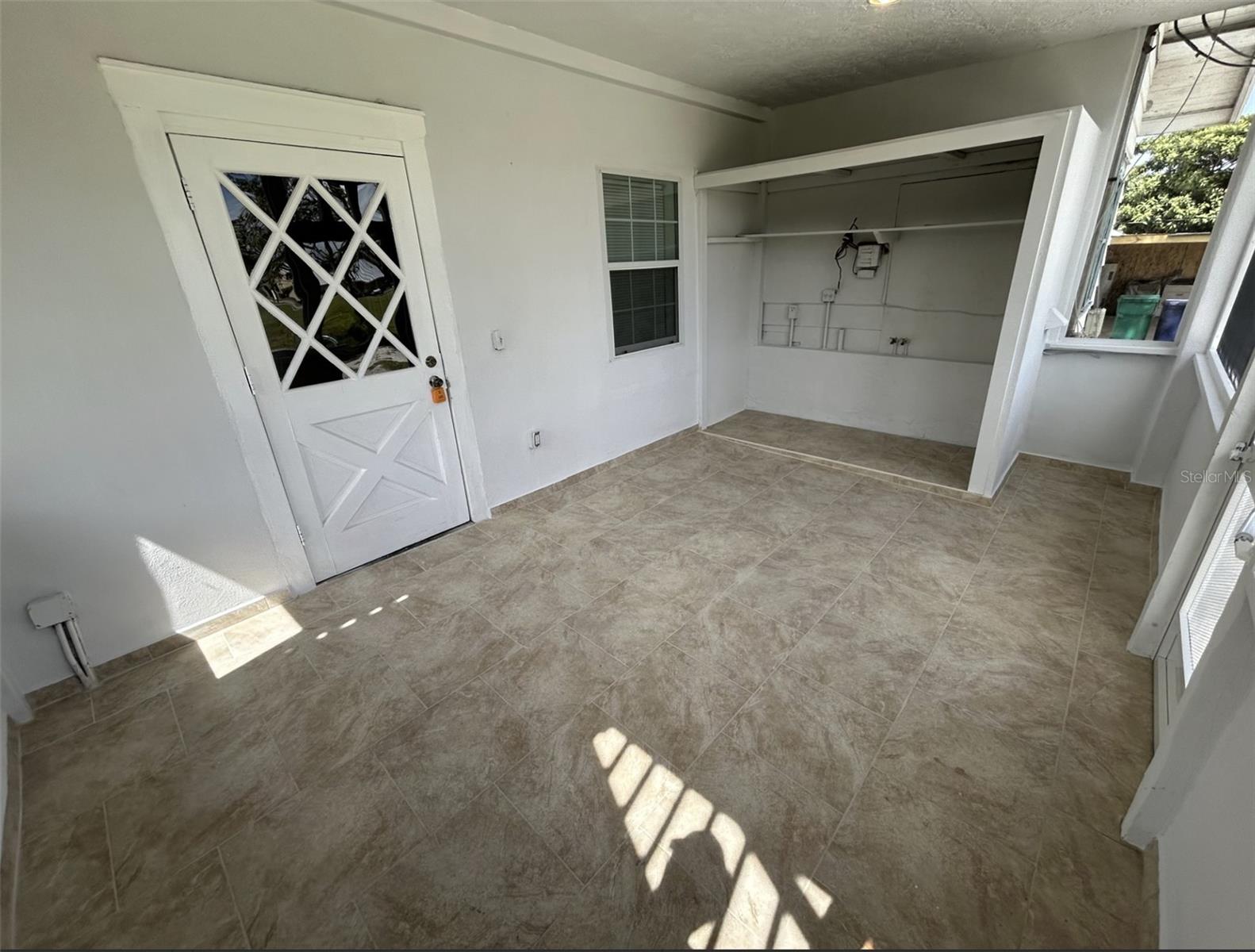 Image 12 of 13 For 620 5th Avenue W A- Downsta