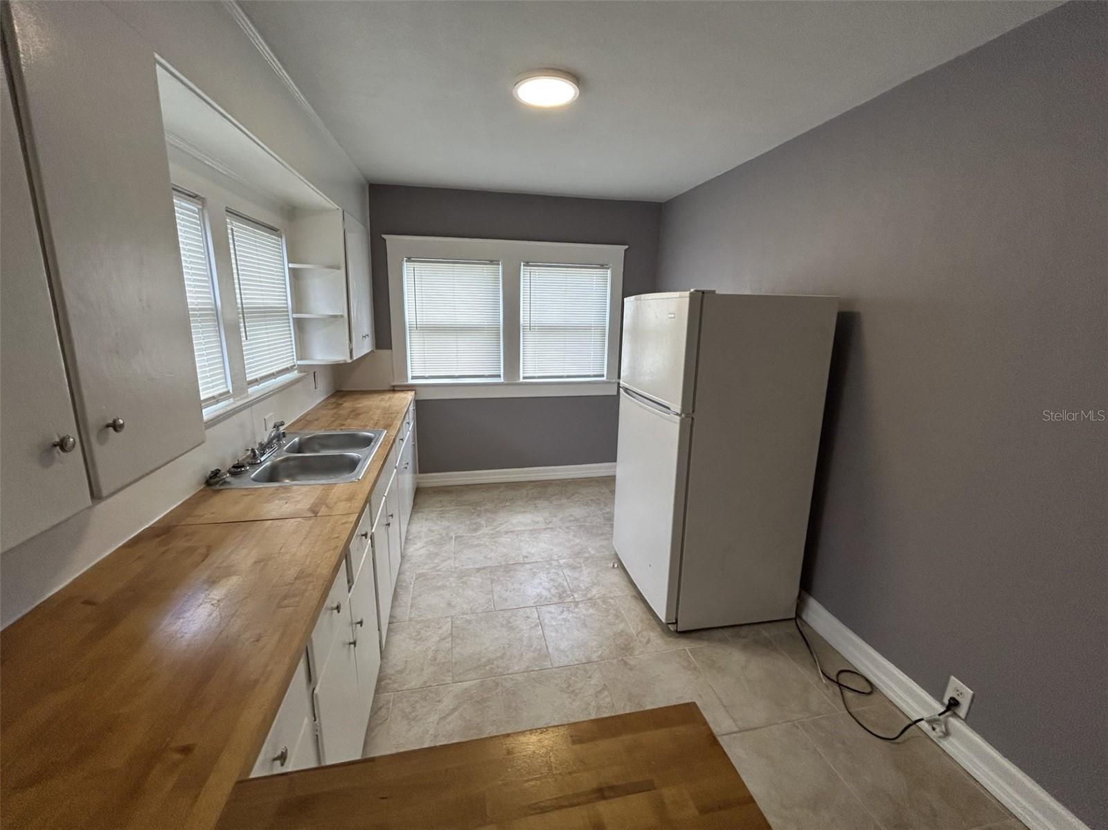 Image 3 of 13 For 620 5th Avenue W A- Downsta