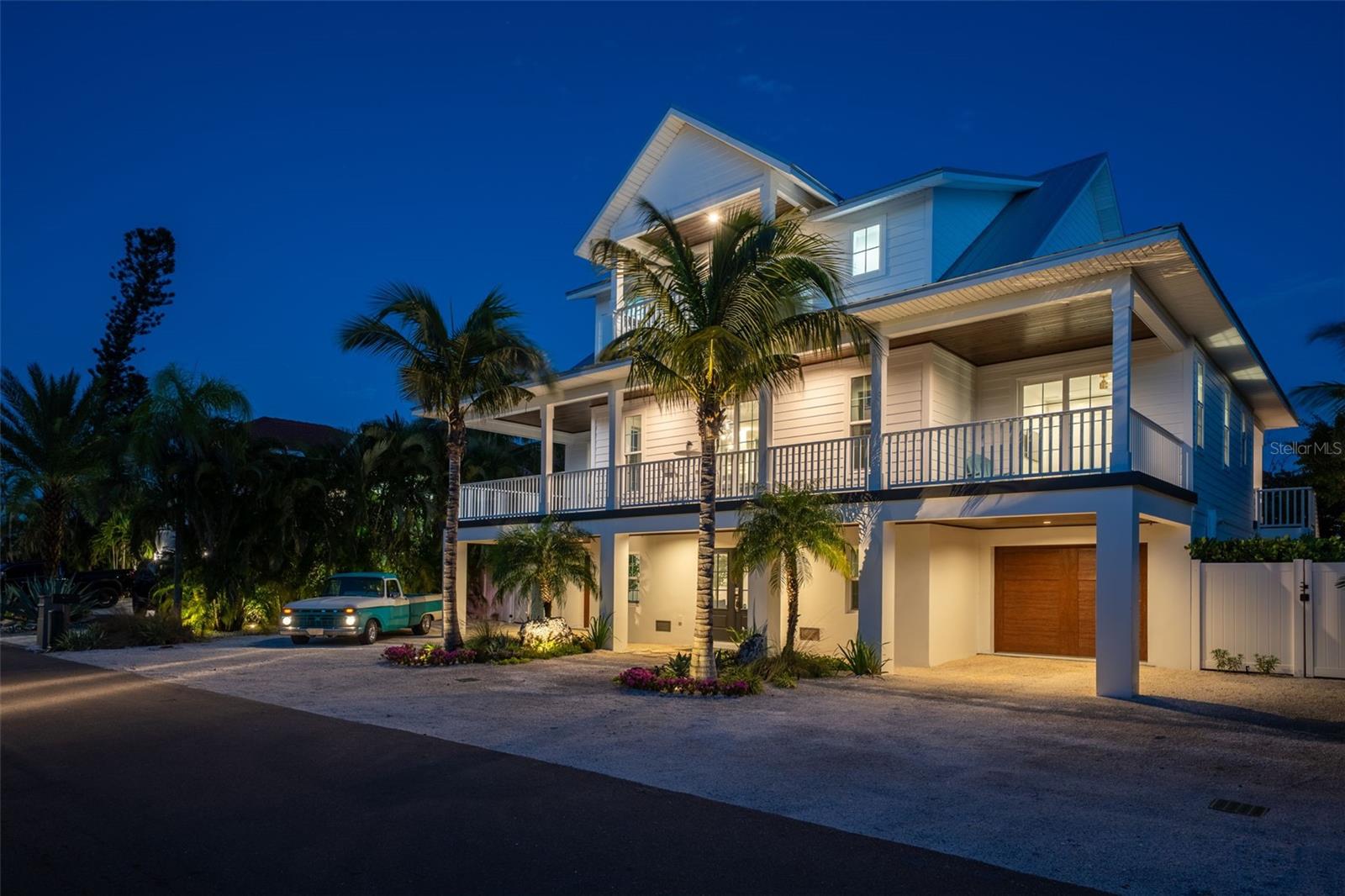 Image 16 of 100 For 598 Lyons Lane