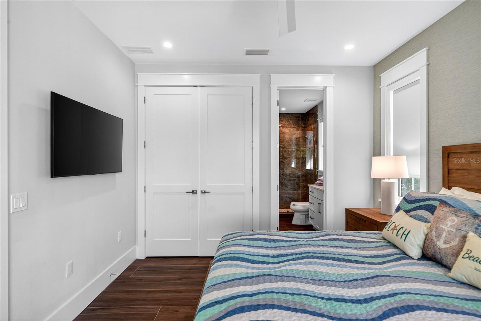 Image 35 of 100 For 598 Lyons Lane