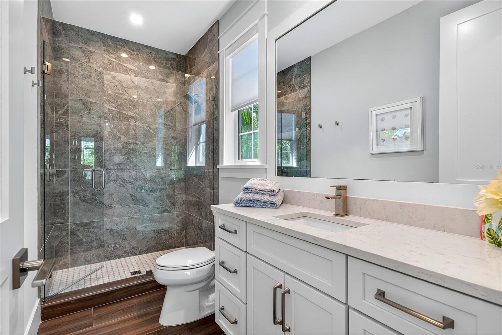 Image 37 of 100 For 598 Lyons Lane