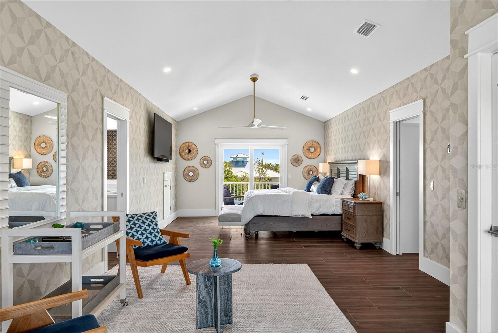 Image 48 of 100 For 598 Lyons Lane