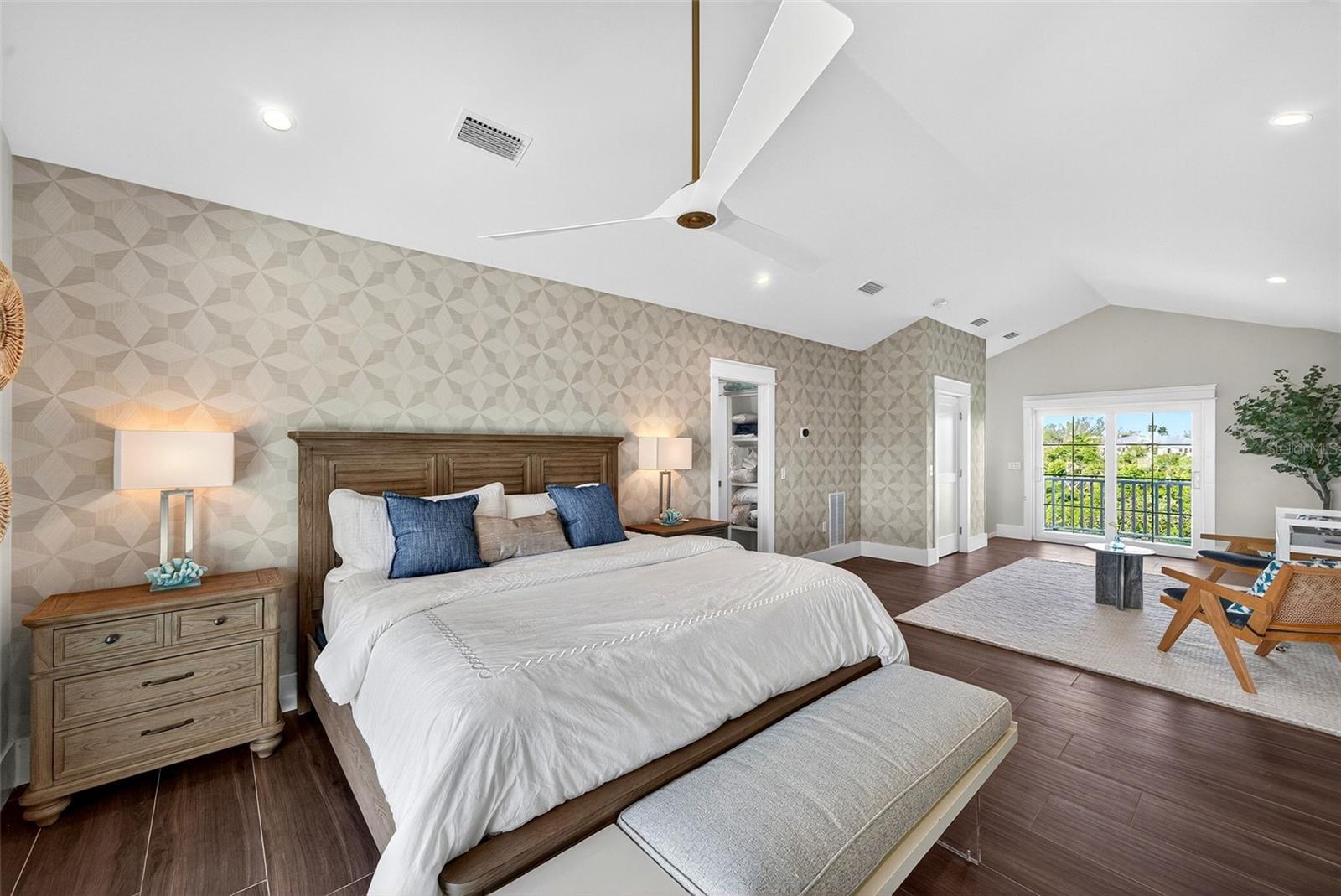 Image 51 of 100 For 598 Lyons Lane