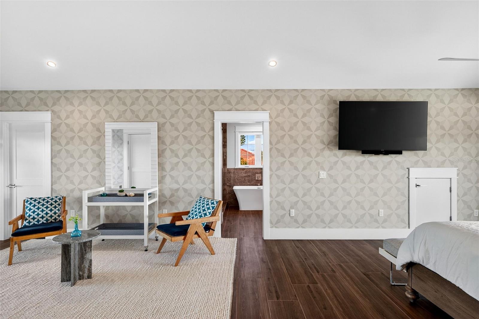 Image 52 of 100 For 598 Lyons Lane