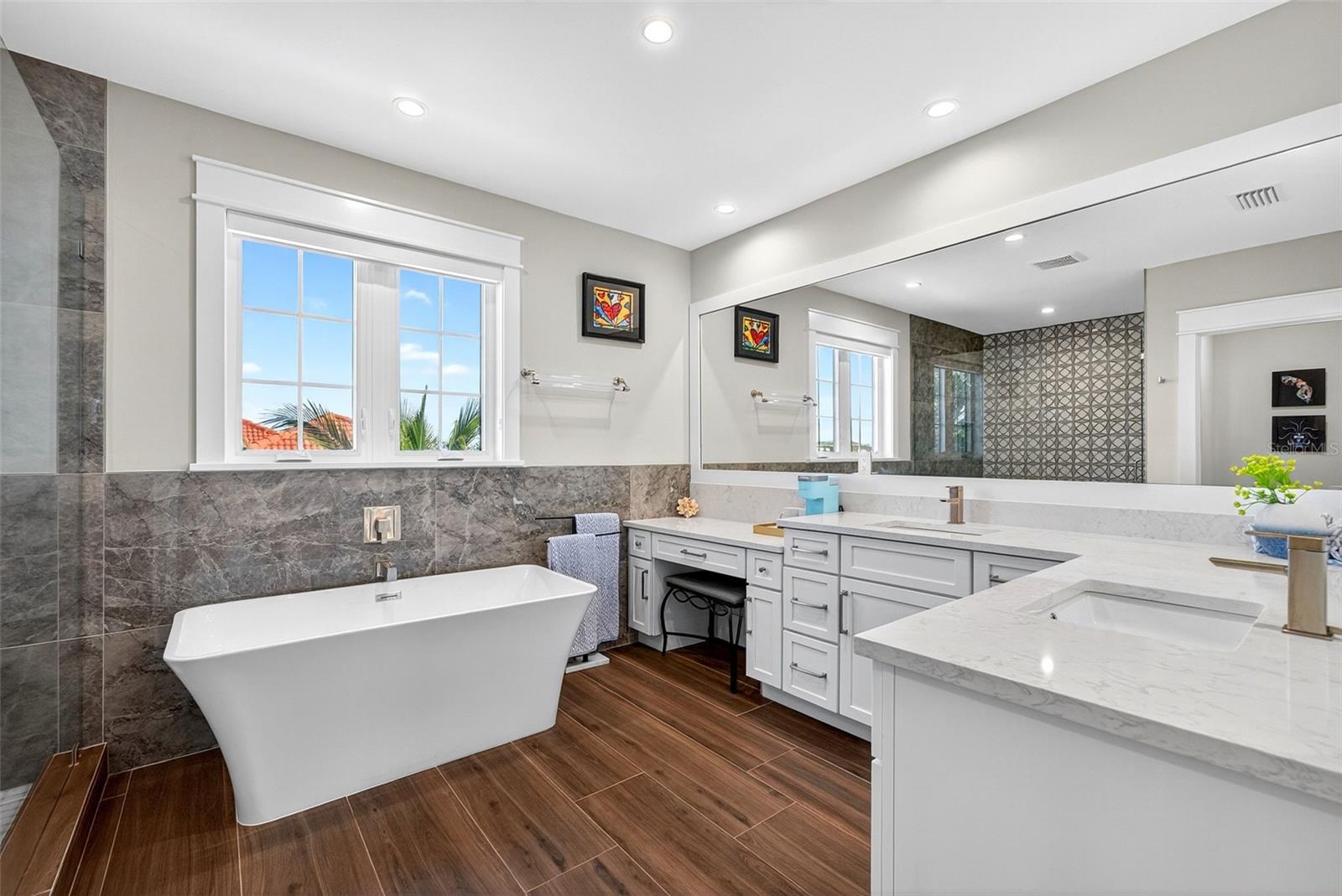 Image 54 of 100 For 598 Lyons Lane