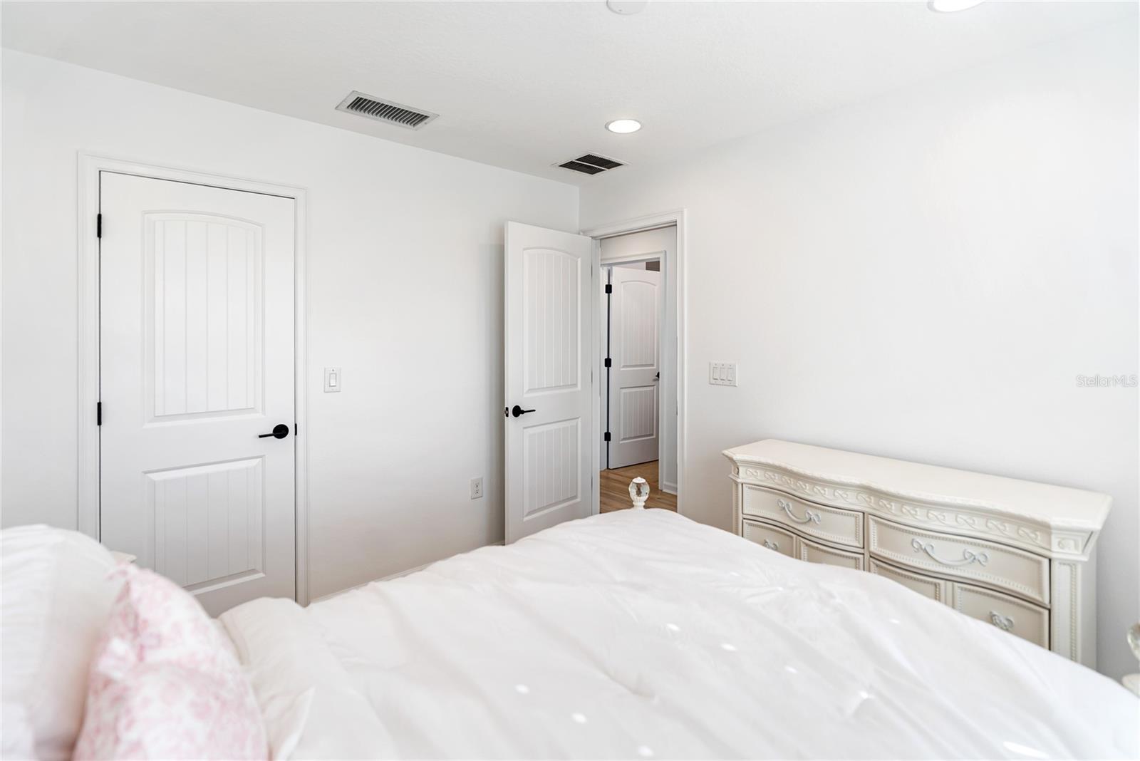 Image 37 of 48 For 11831 Meadowgate Place