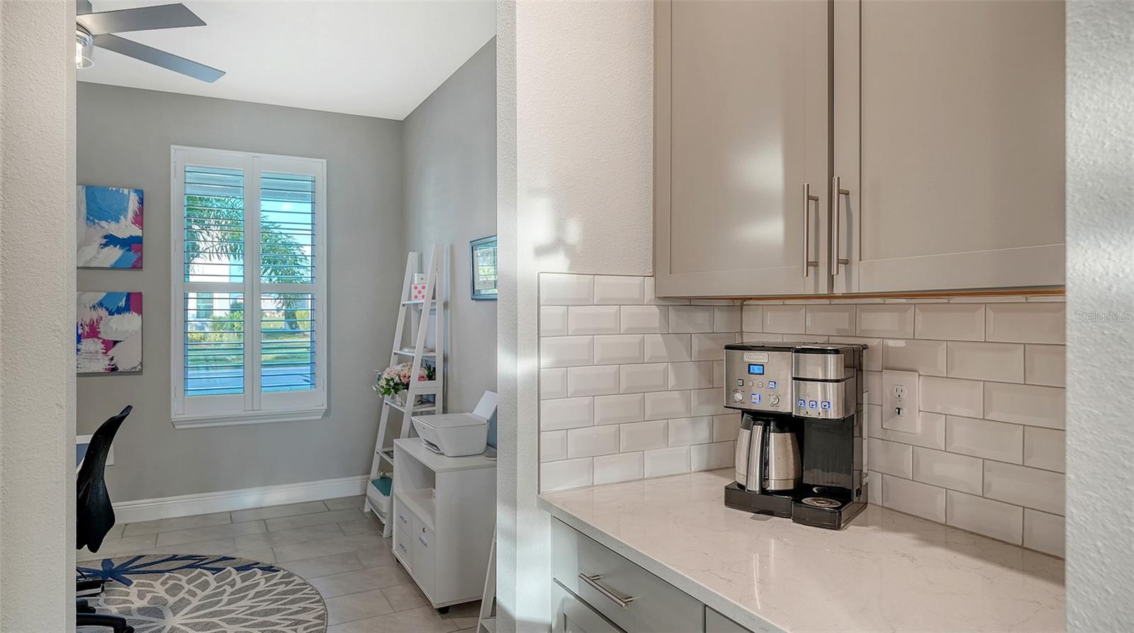 Image 12 of 41 For 17812 Gulf Ranch Place