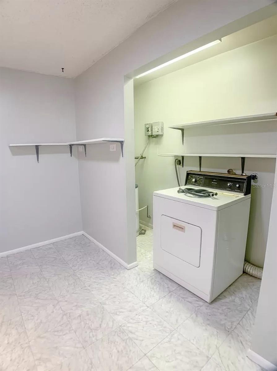 Image 11 of 27 For 530 5th Avenue W C