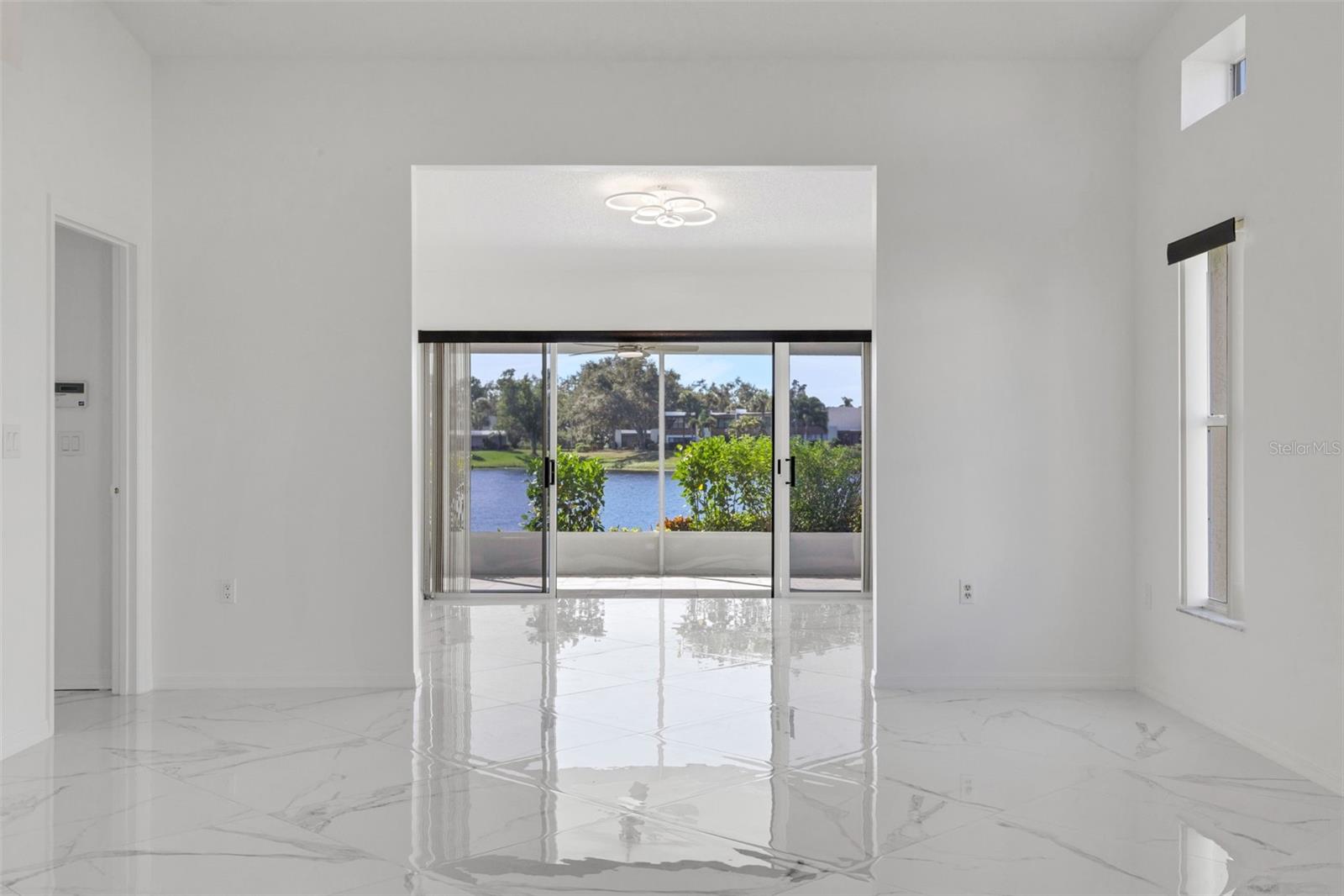 Image 12 of 39 For 721 Spring Lakes Boulevard