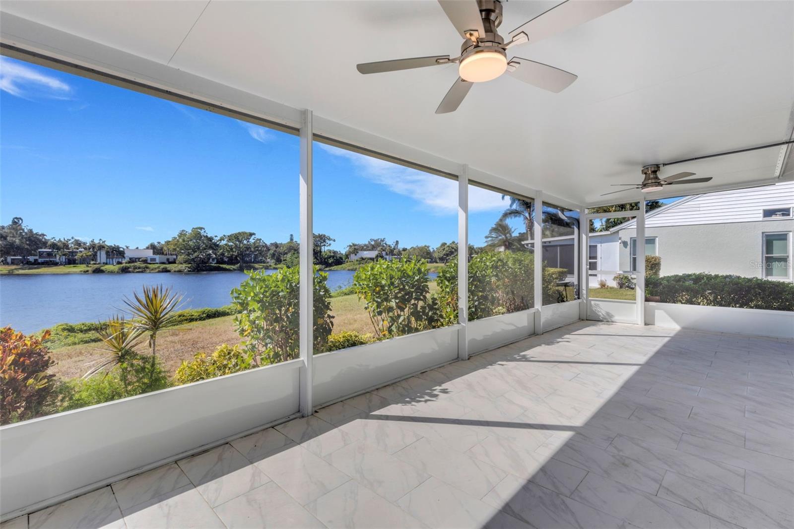 Image 17 of 39 For 721 Spring Lakes Boulevard