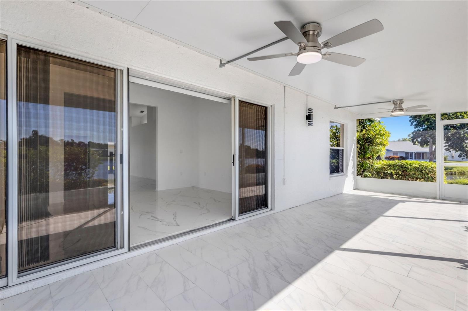 Image 18 of 39 For 721 Spring Lakes Boulevard