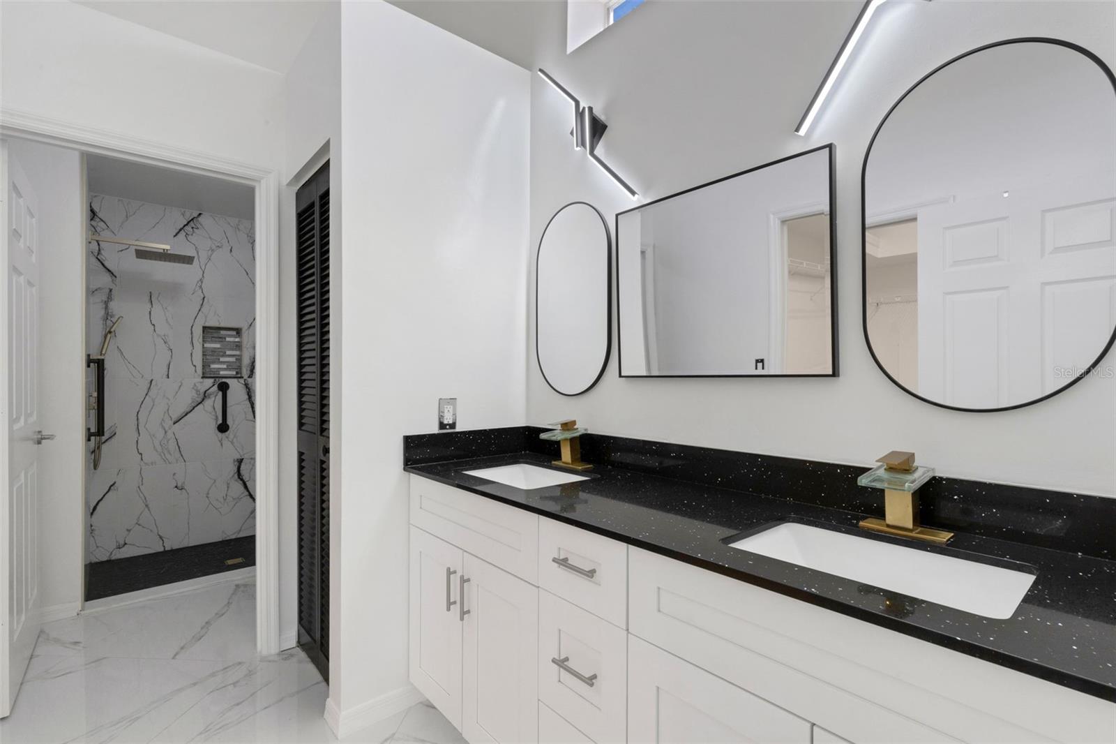 Image 24 of 39 For 721 Spring Lakes Boulevard