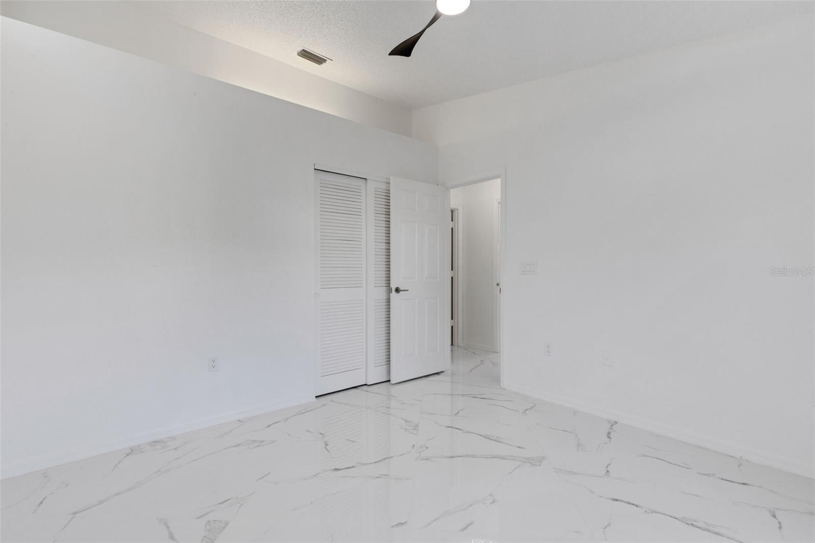 Image 30 of 39 For 721 Spring Lakes Boulevard