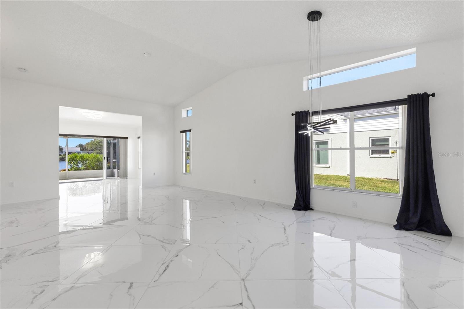 Image 4 of 39 For 721 Spring Lakes Boulevard