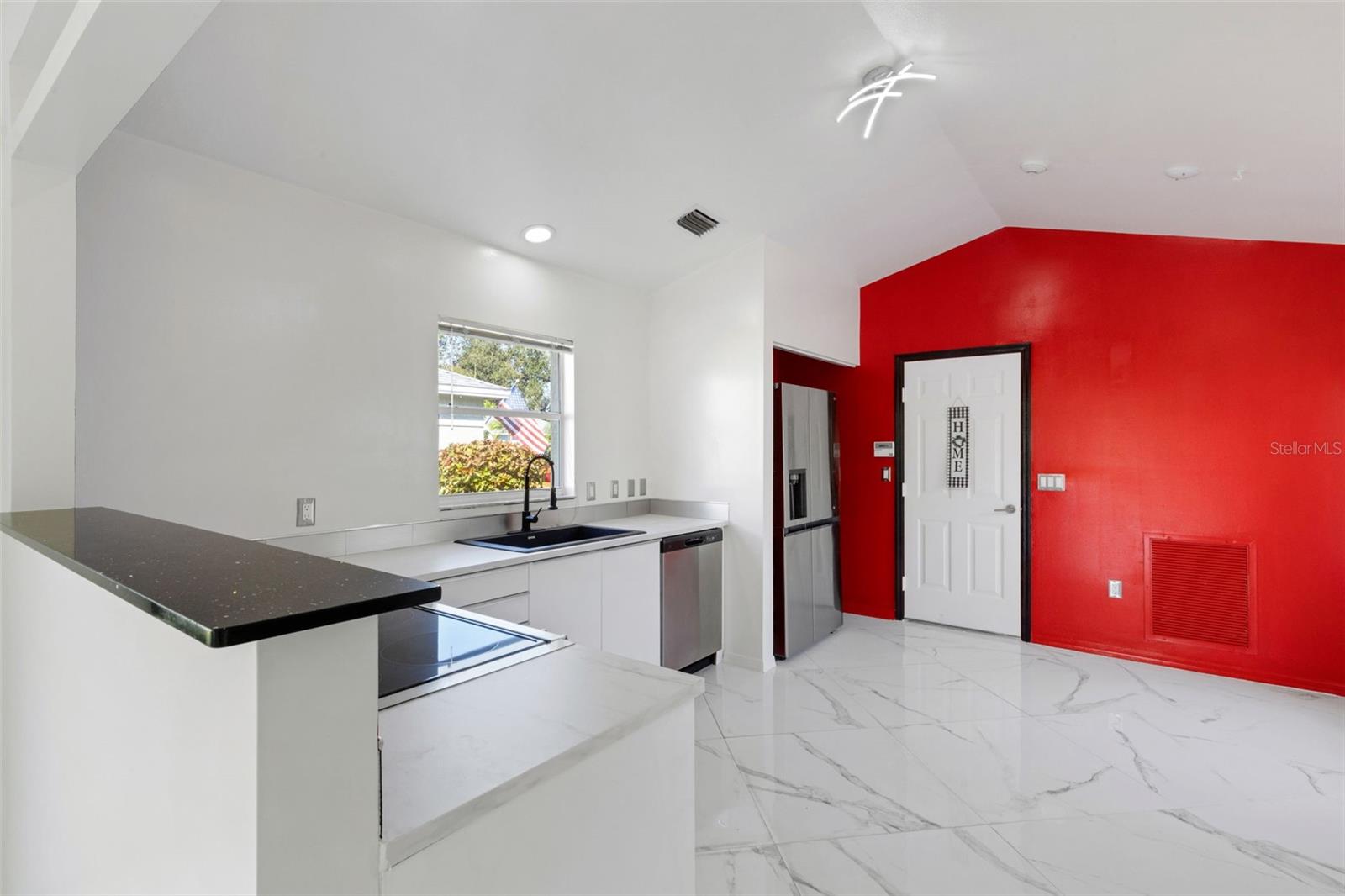 Image 7 of 39 For 721 Spring Lakes Boulevard