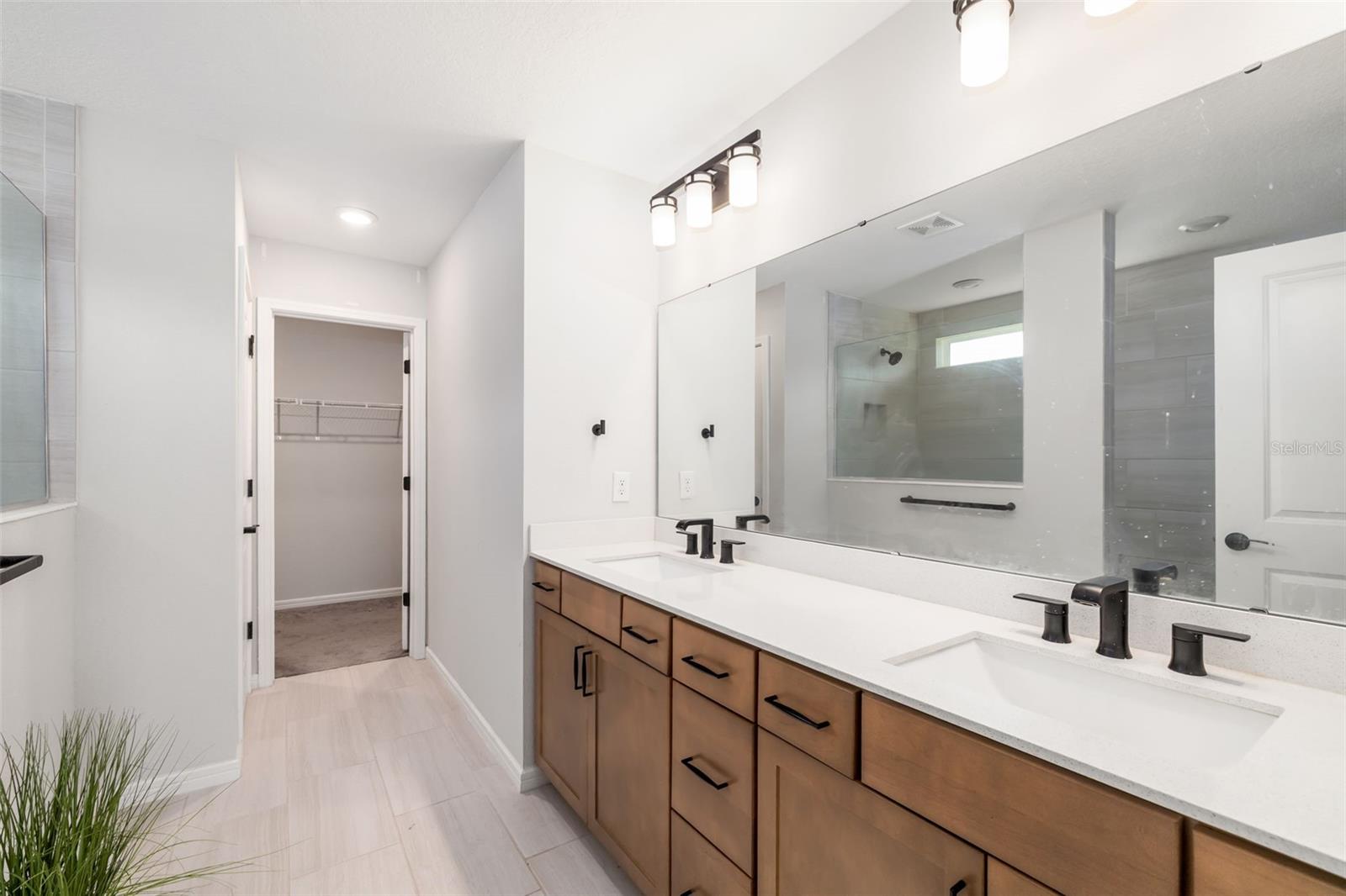 Image 35 of 74 For 9406 Lamine Way