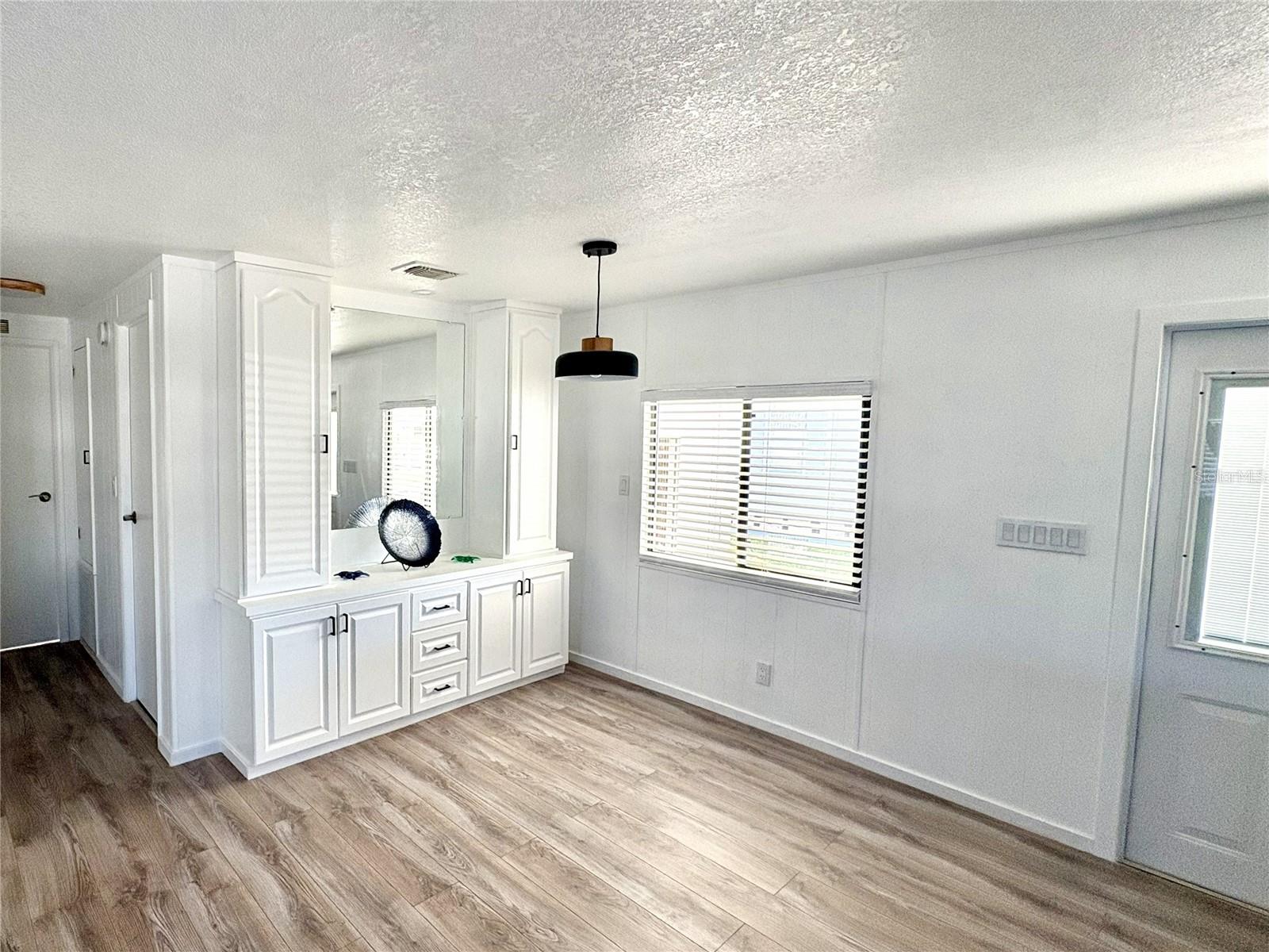 Image 8 of 21 For 43 Easter Island Circle