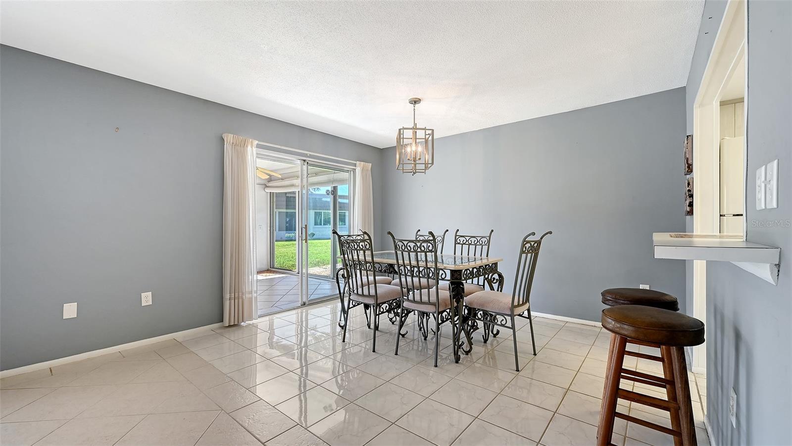 Image 11 of 47 For 5474 Riverbluff Circle V35