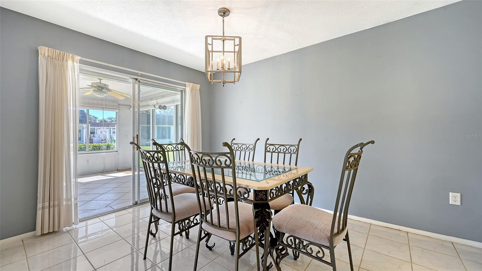 Image 12 of 47 For 5474 Riverbluff Circle V35