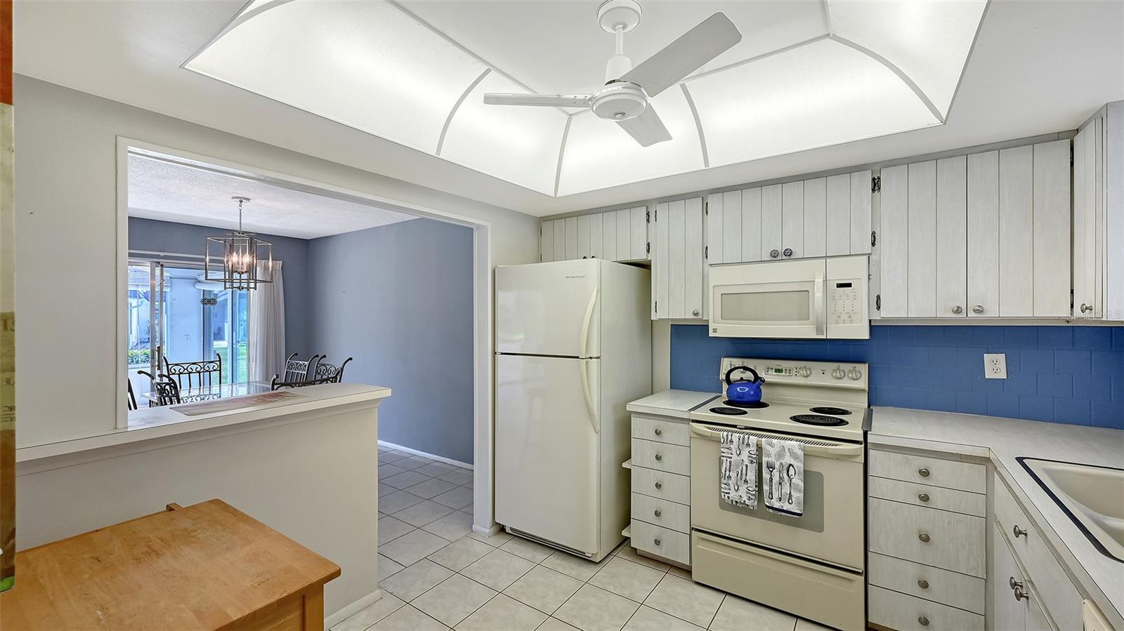 Image 17 of 47 For 5474 Riverbluff Circle V35