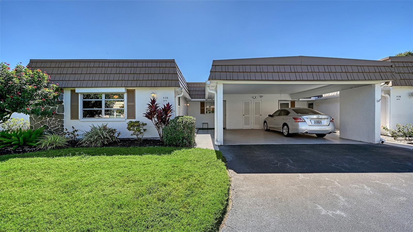 Image 2 of 47 For 5474 Riverbluff Circle V35