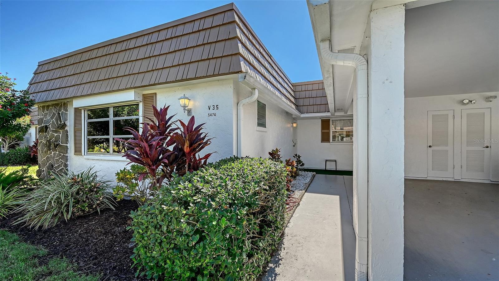 Image 3 of 47 For 5474 Riverbluff Circle V35