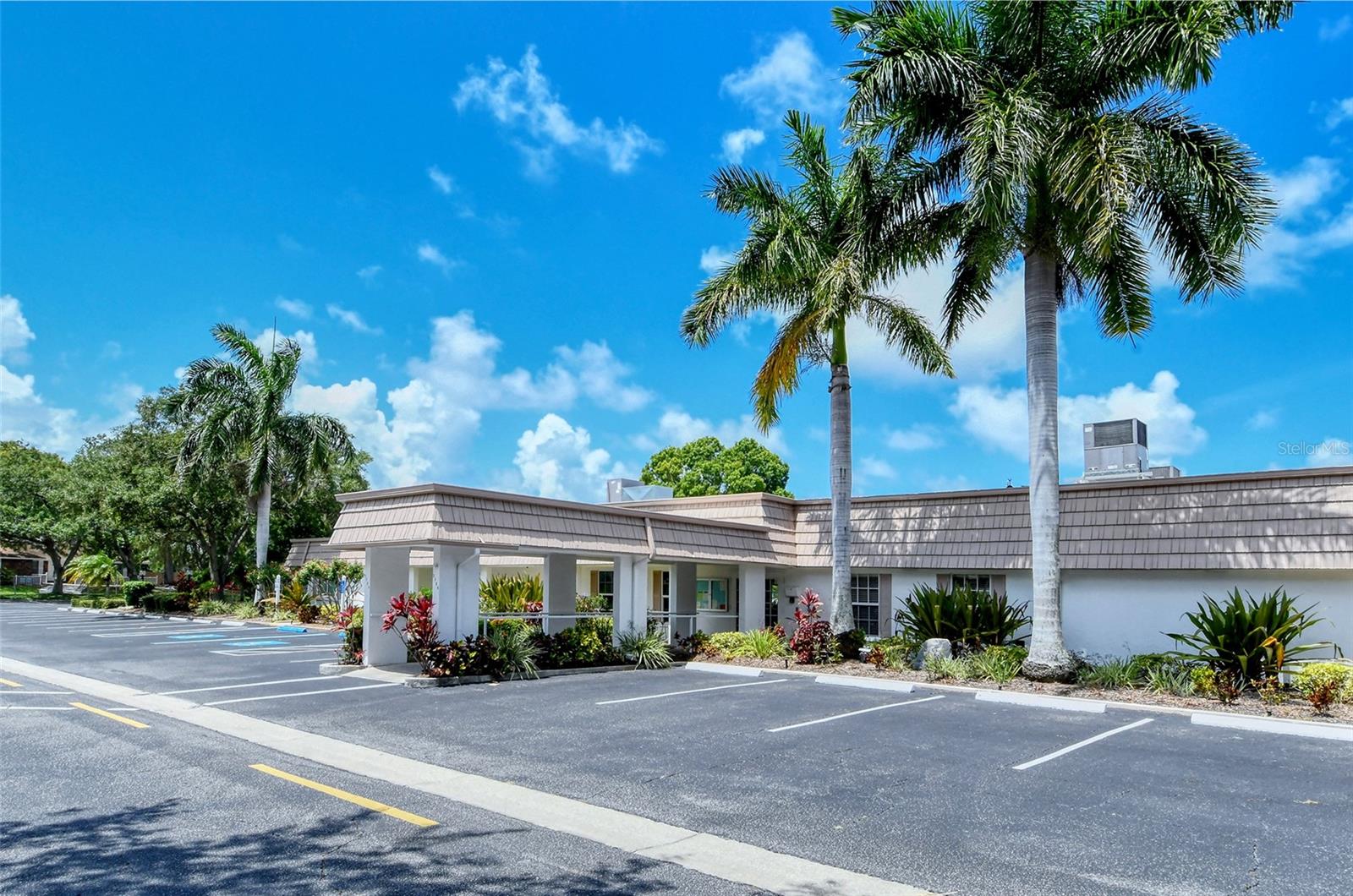 Image 31 of 47 For 5474 Riverbluff Circle V35