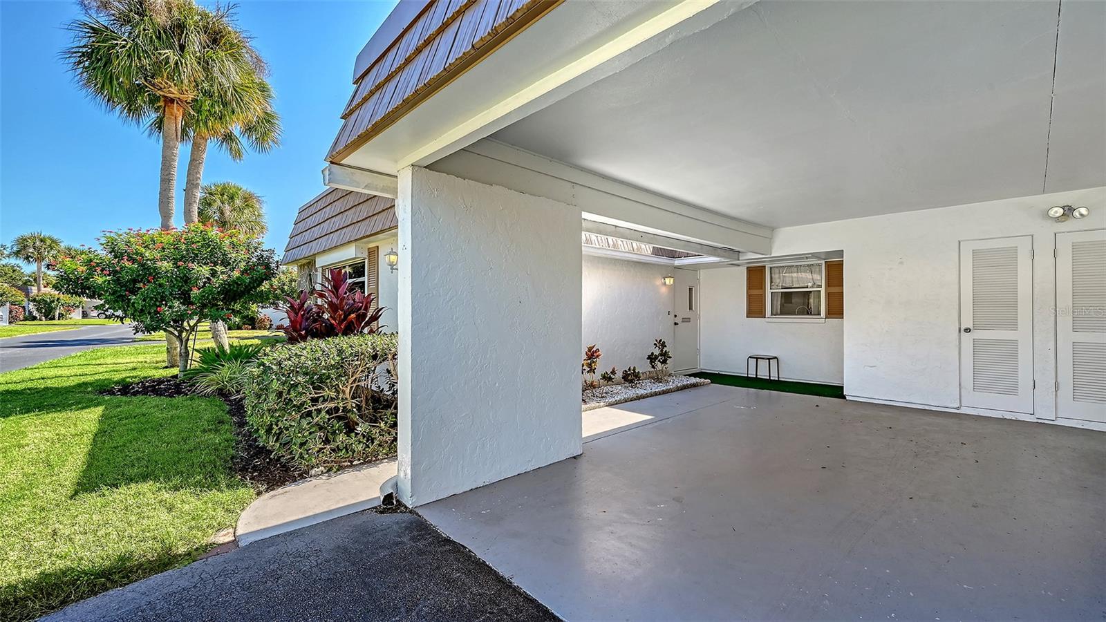 Image 4 of 47 For 5474 Riverbluff Circle V35