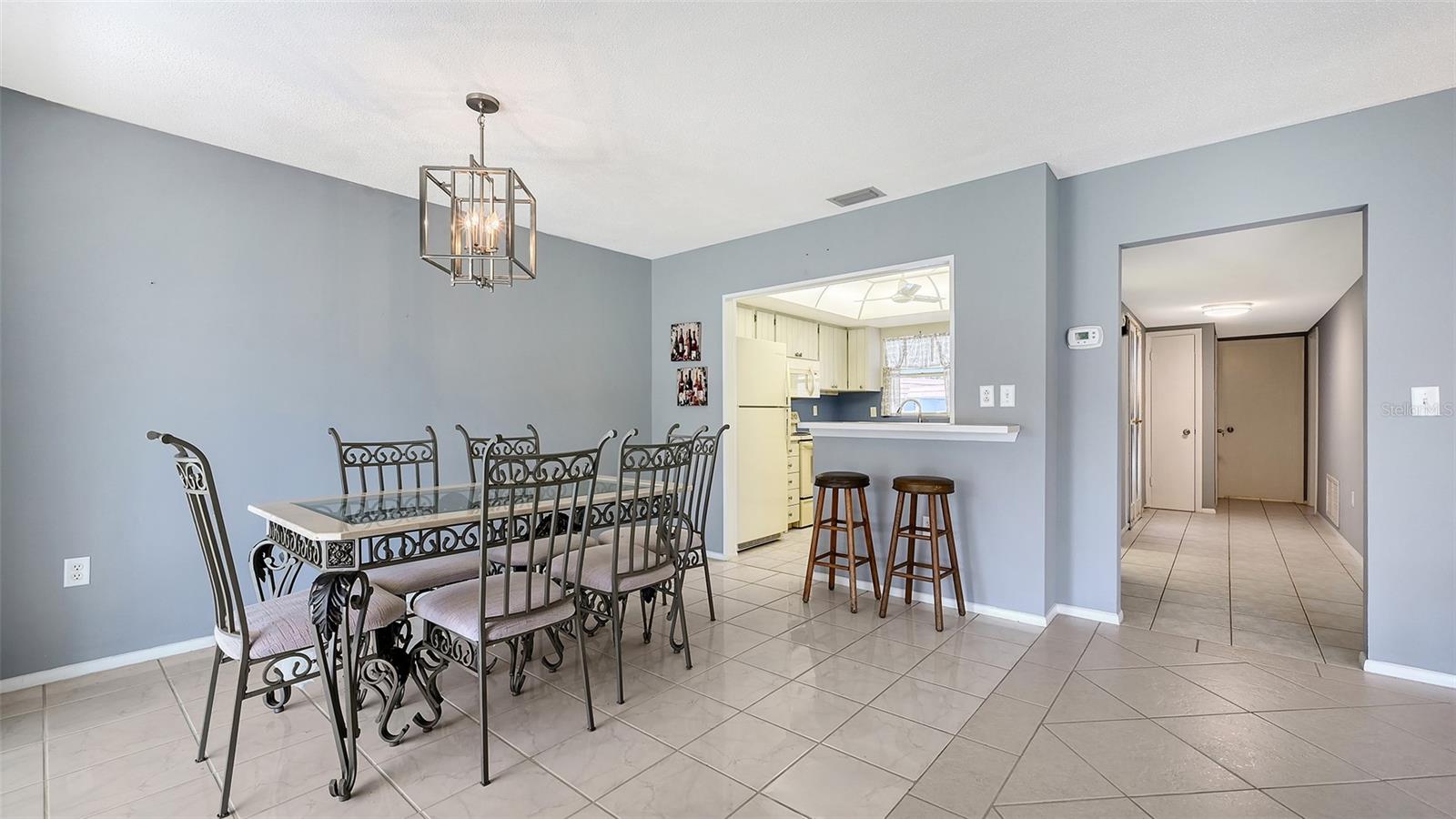 Image 9 of 47 For 5474 Riverbluff Circle V35