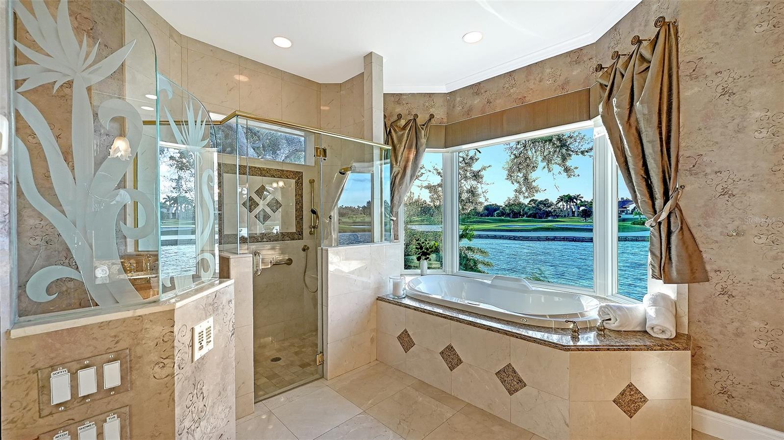 Listing photo id 41 for 7460 Monte Verde